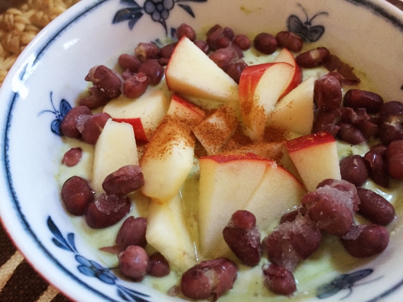 抹茶りんご小豆ヨーグルト