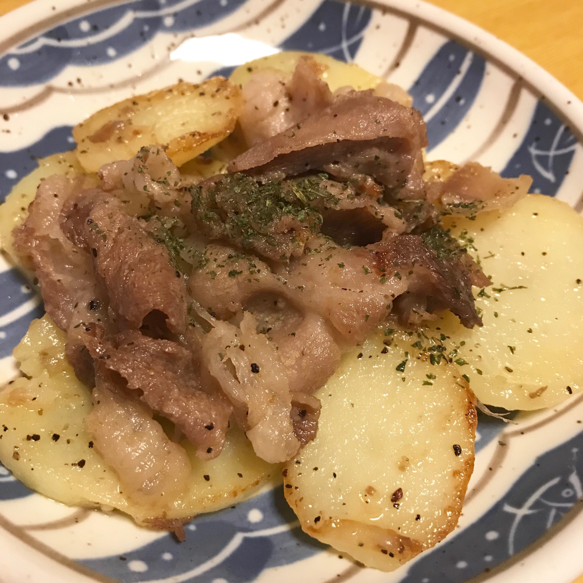 豚肉とポテトのペッパーマヨ炒め