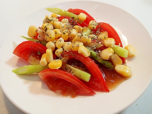 トマトとアスパラガスとホールコーンのたまドレサラダ レシピ・作り方