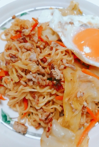 焼きラーメン初めて作りました！
簡単に作れてとても美味しかったです(*^^*)
色んな袋麺でリピしたいと思います。