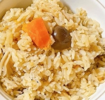 簡単♡美味しさ想像以上♡トマトの塩昆布炊き込みご飯
