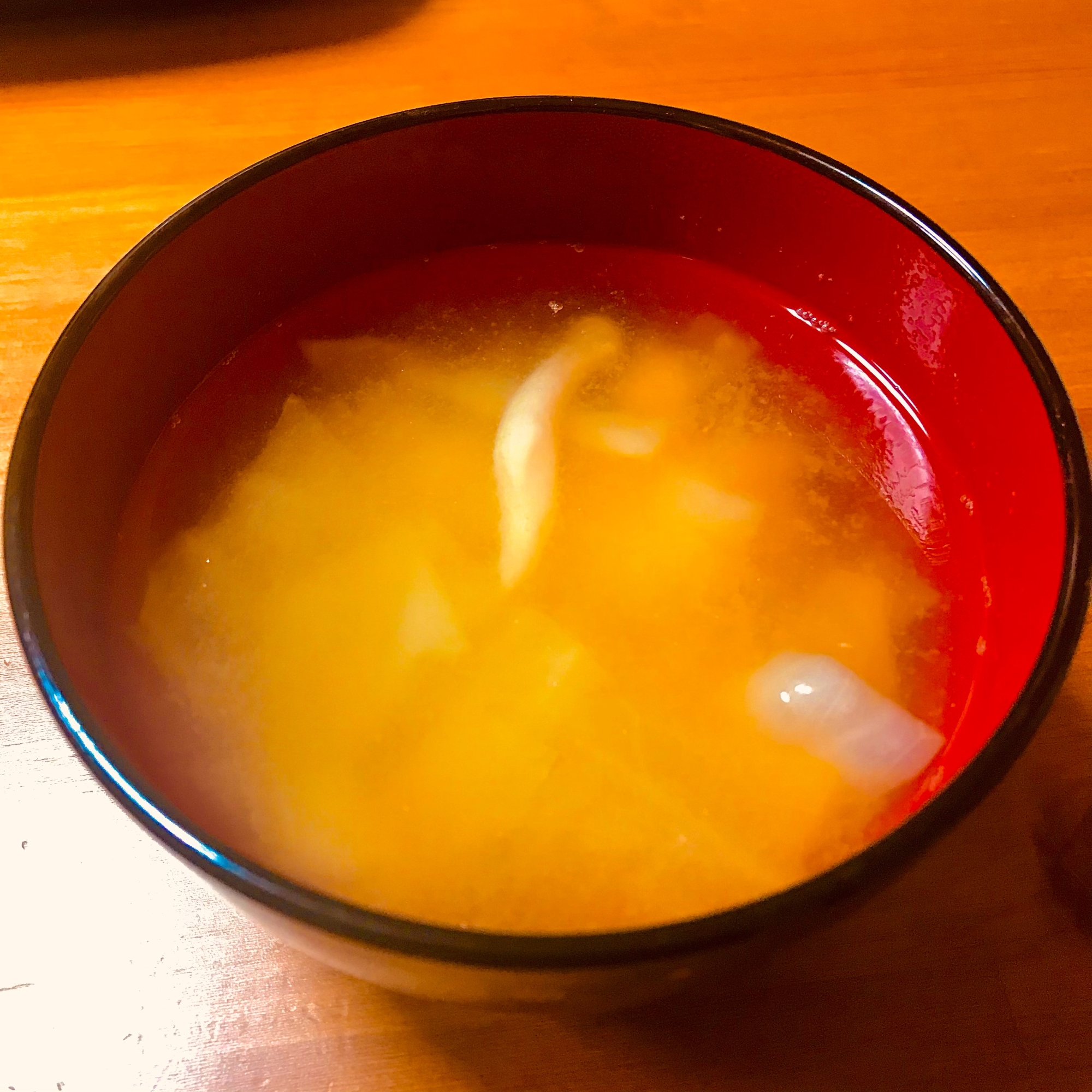 キャベツとしめじの味噌汁