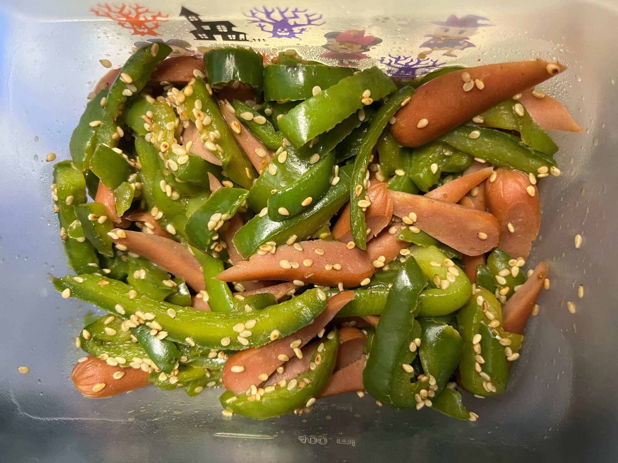 ピーマンとウィンナーの甘辛炒め