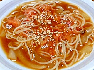 キムチと玉ねぎの赤味噌汁そうめん