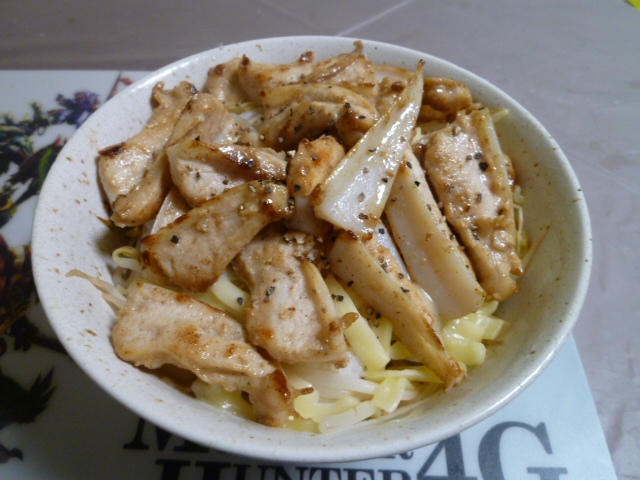 鶏軟骨ともやし丼