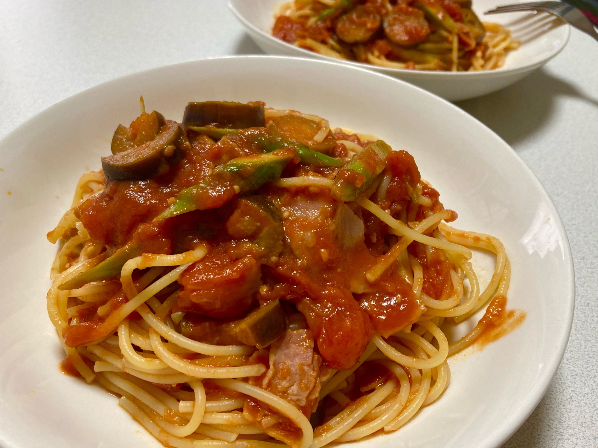 野菜たっぷり！なすとアスパラのトマトパスタ☆