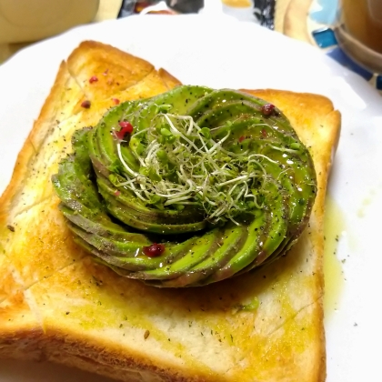 【基本の作り方】アボカドローズonトースト