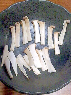 干しエリンギ 干してから冷凍保存 レシピ 作り方 By ジョンとポーク 楽天レシピ 干しエリンギ 干してから冷凍保存 レシピ 作り方 By ジョンとポーク 楽天レシピ