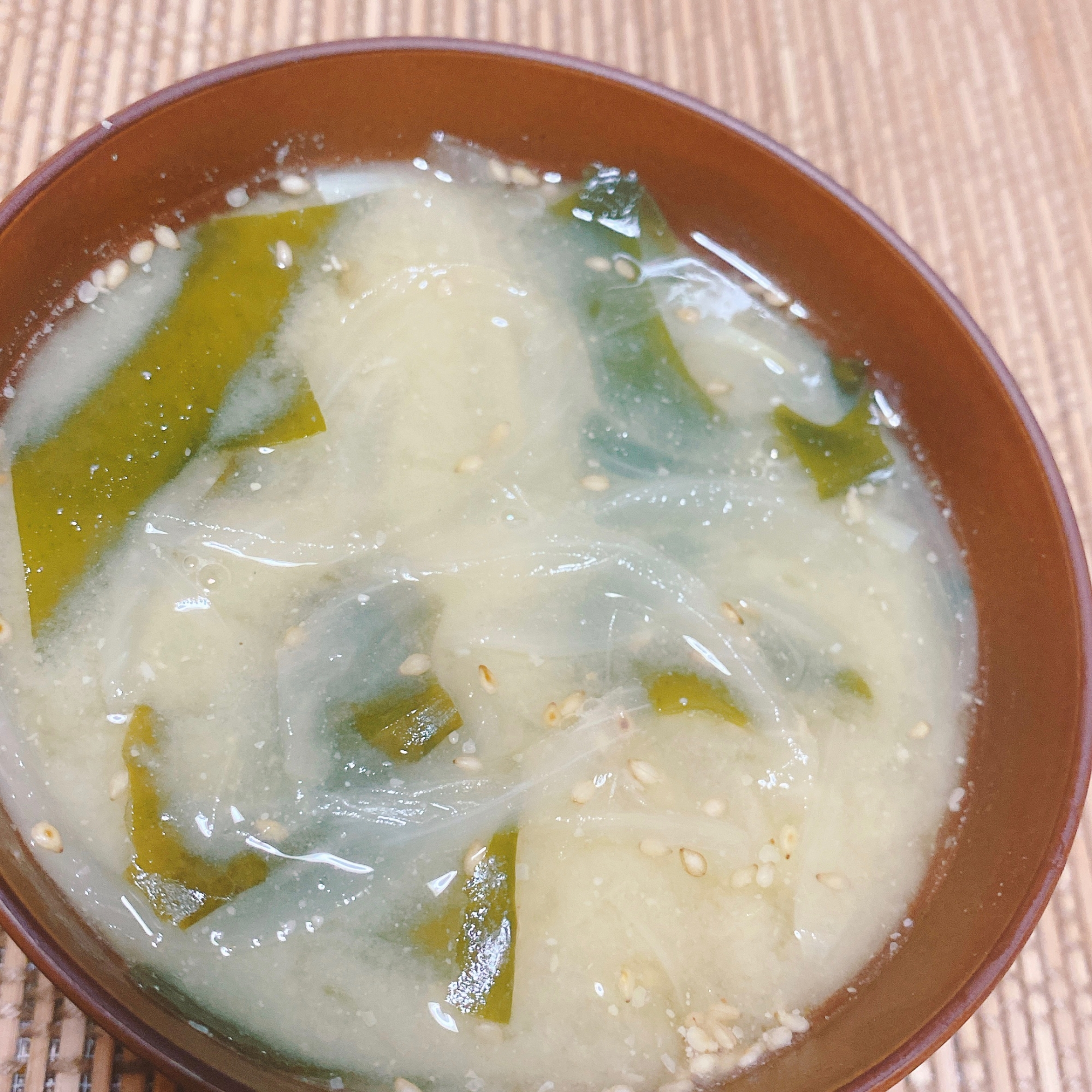 わかめと玉ねぎのお味噌汁 レシピ 作り方 By にゃんぺこ 楽天レシピ わかめと玉ねぎのお味噌汁 レシピ 作り方 By にゃんぺこ 楽天レシピ