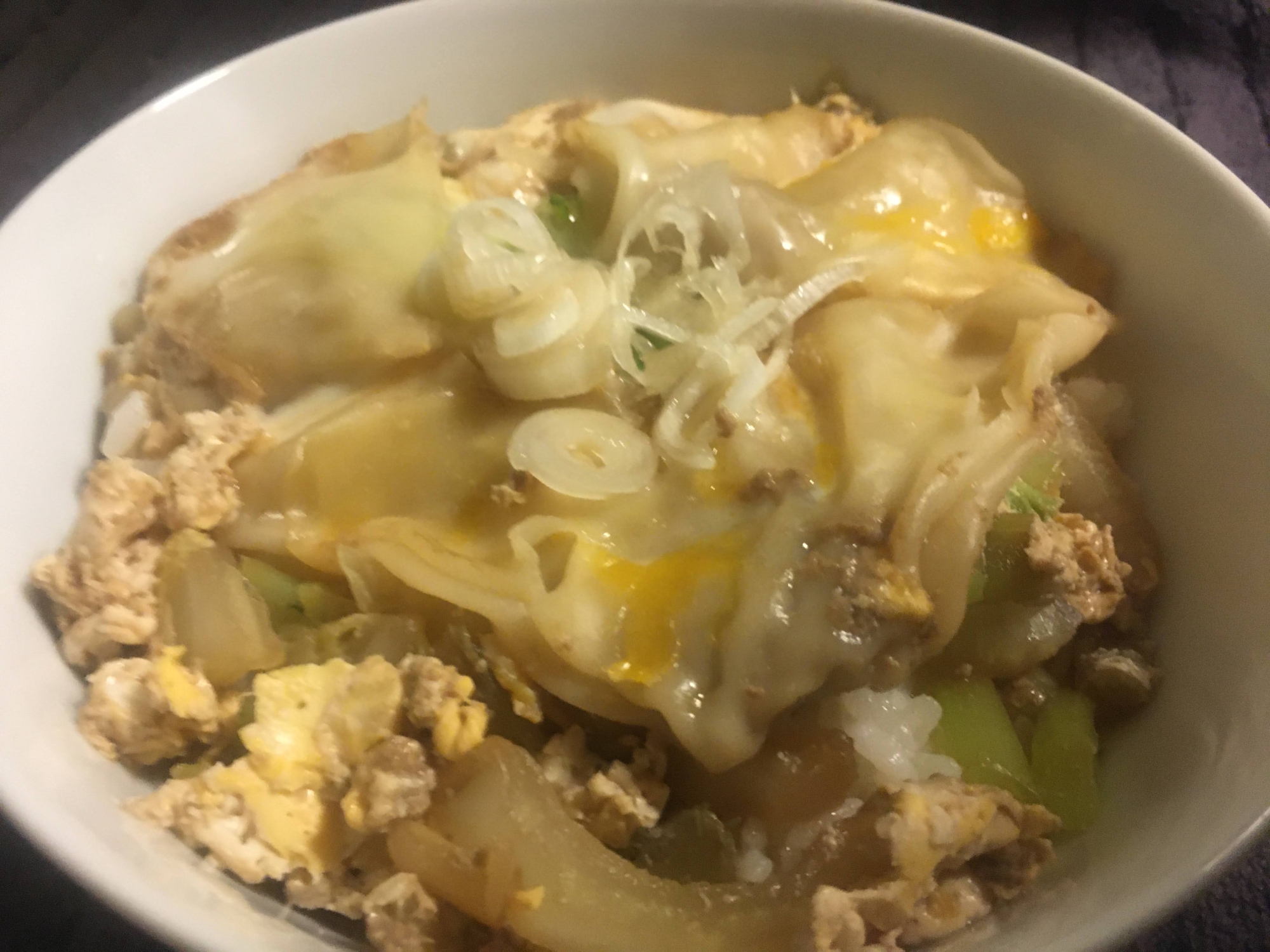 白菜、大根の葉、ワンタンの卵丼