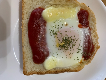 ケチャマヨ目玉焼きトースト