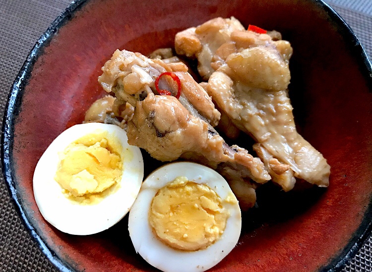 鶏手羽元のこってり酢醤油煮☆煮卵添え