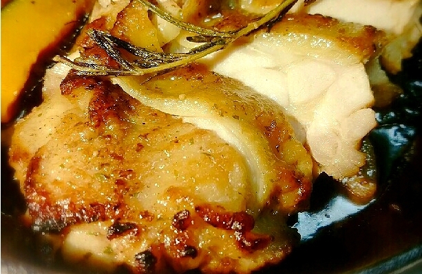 スキレットでおしゃれ簡単 人気の 鶏肉 で手軽晩ご飯アイディア5選 デイリシャス 楽天レシピ
