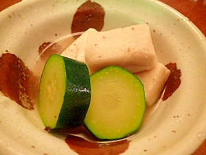 冷やして美味しい☆ズッキーニと高野豆腐の煮物