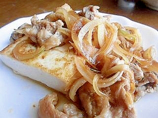 牛肉ソースの豆腐ステーキ