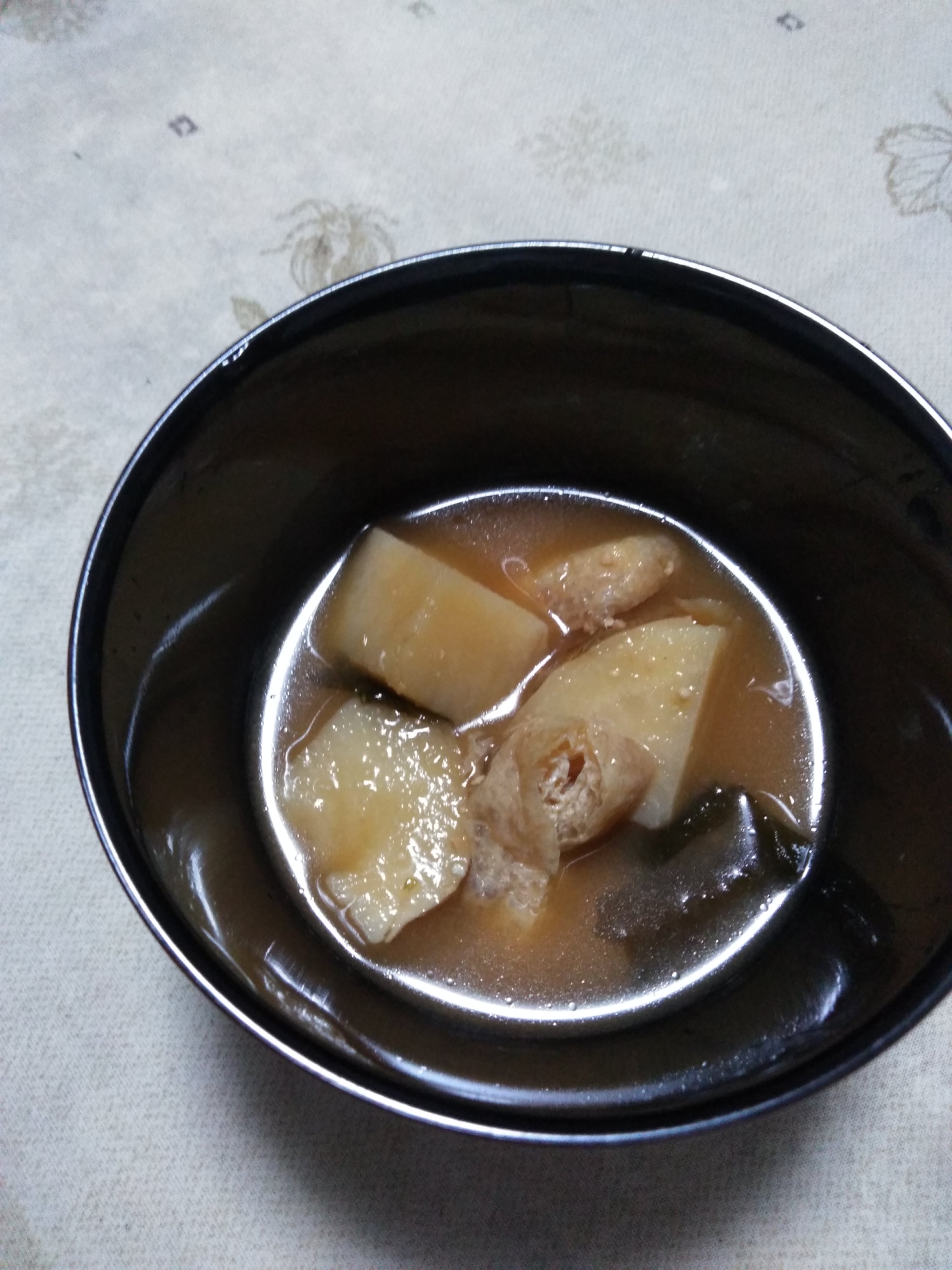 じゃがいものピリ辛みそ汁