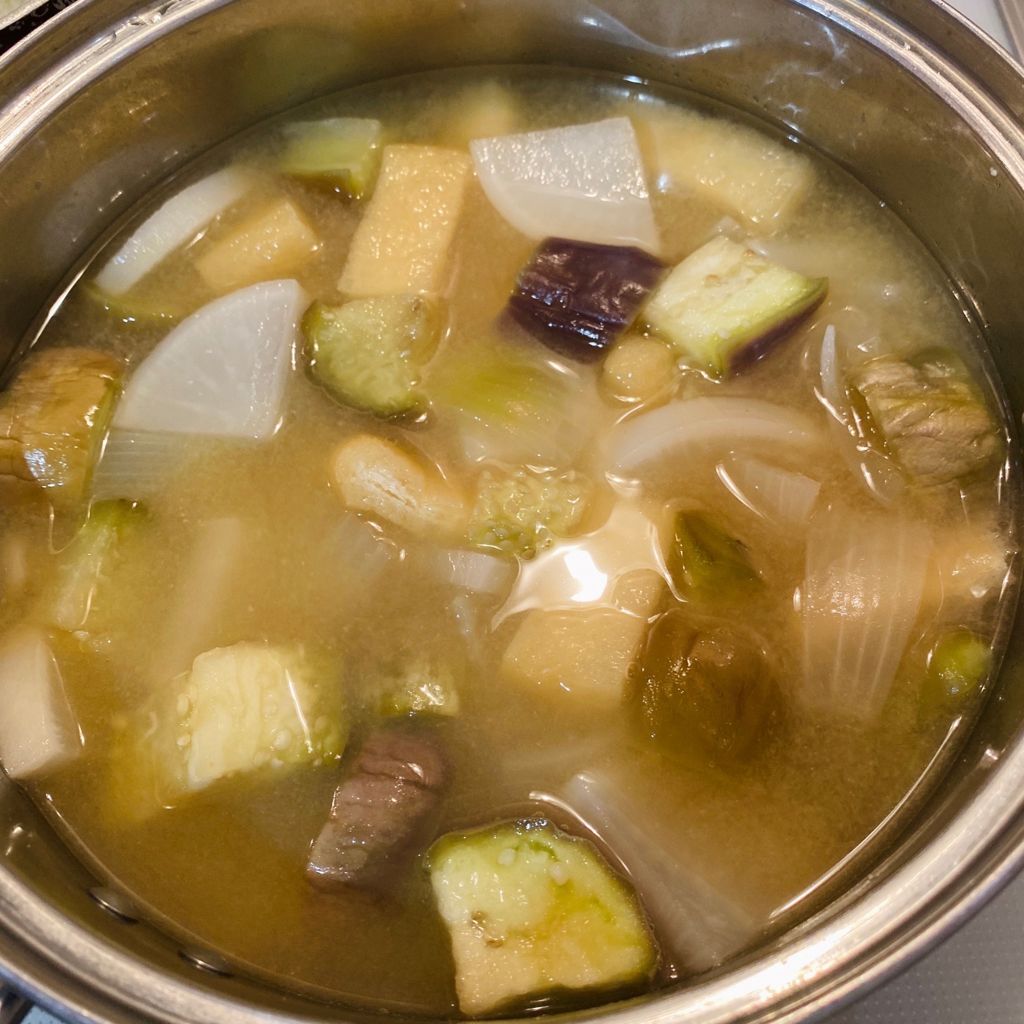 大根と玉ねぎとナスと油揚げのお味噌汁