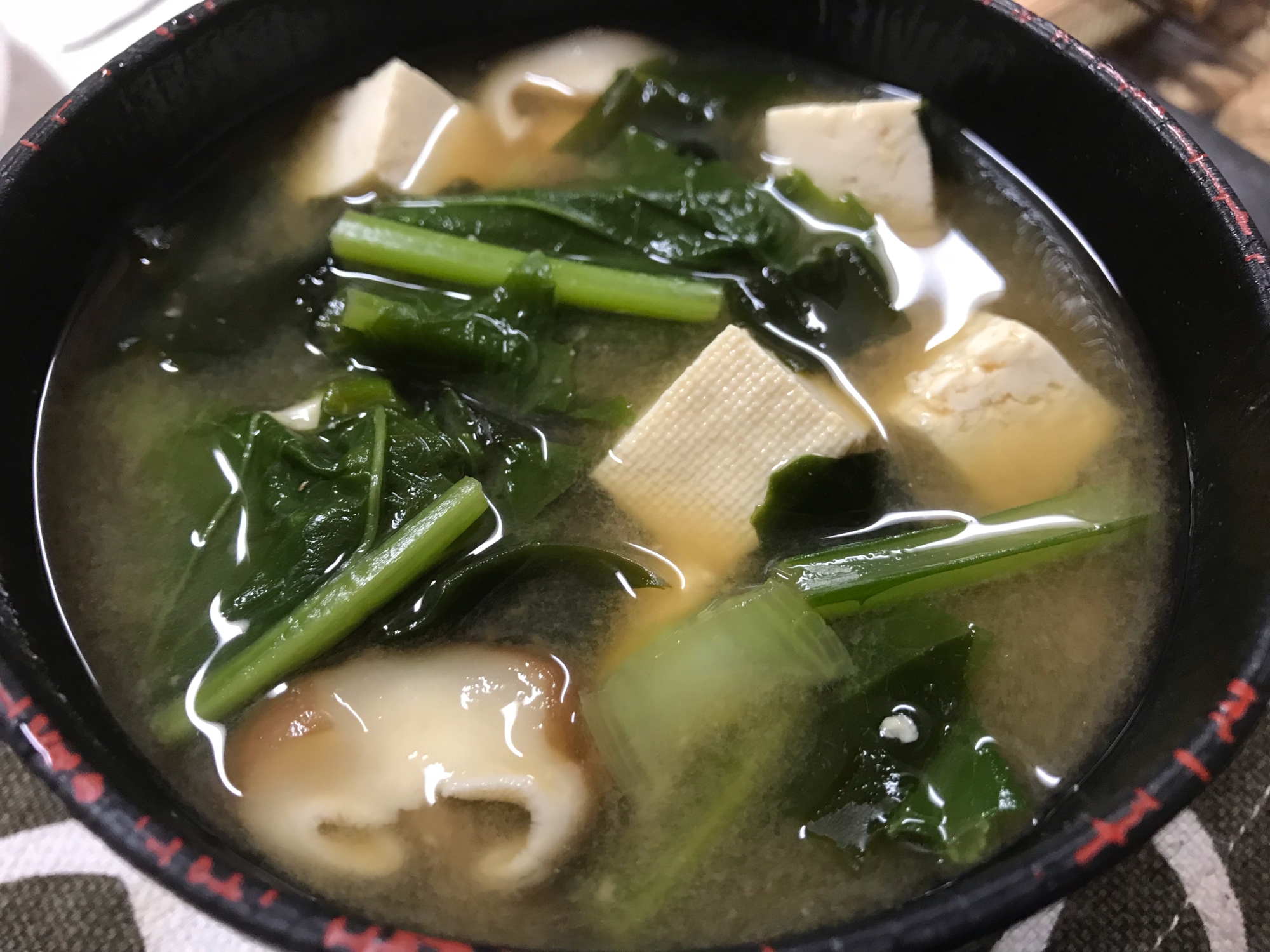 豆腐&カブの葉&しいたけの味噌汁