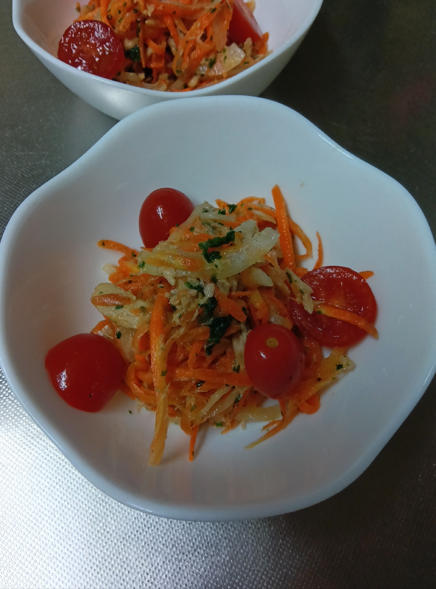 人参 玉ねぎ ツナのサラダ