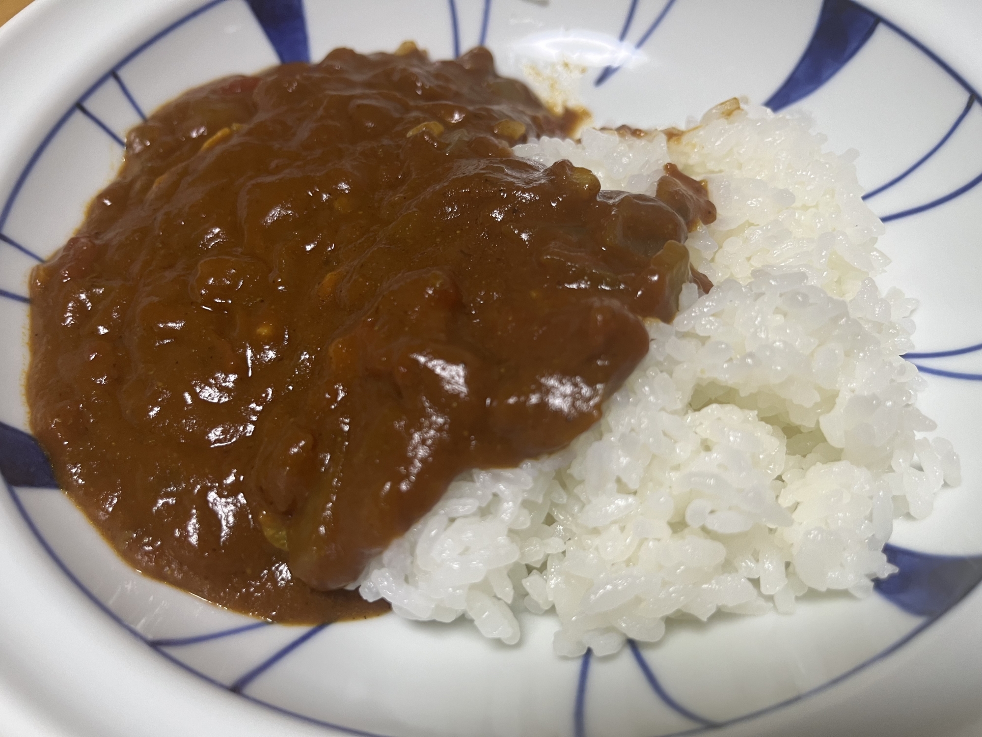 シーフードミックスとルーとカレー粉のカレー