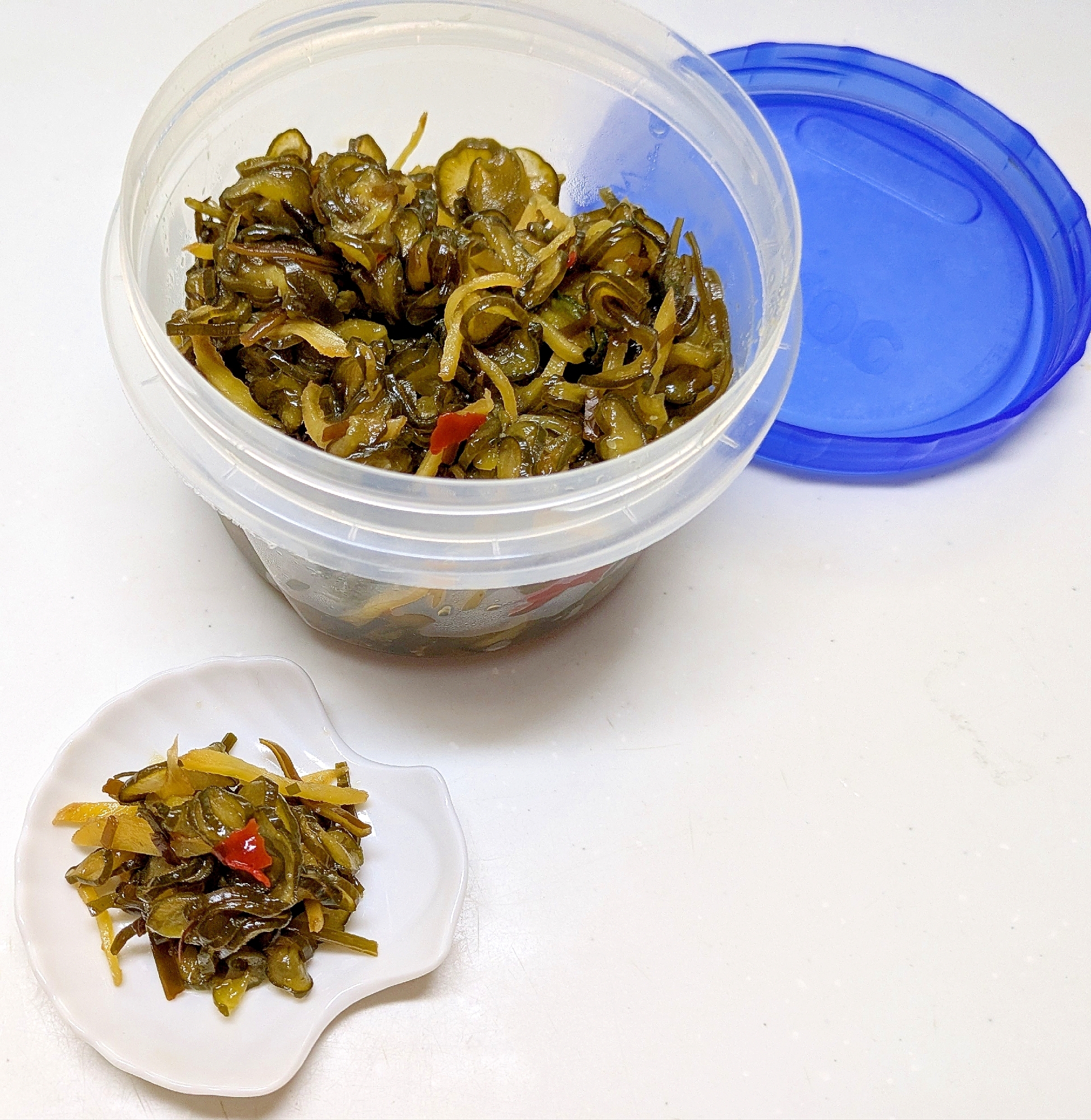 生姜と唐辛子でピリリと辛い胡瓜の佃煮