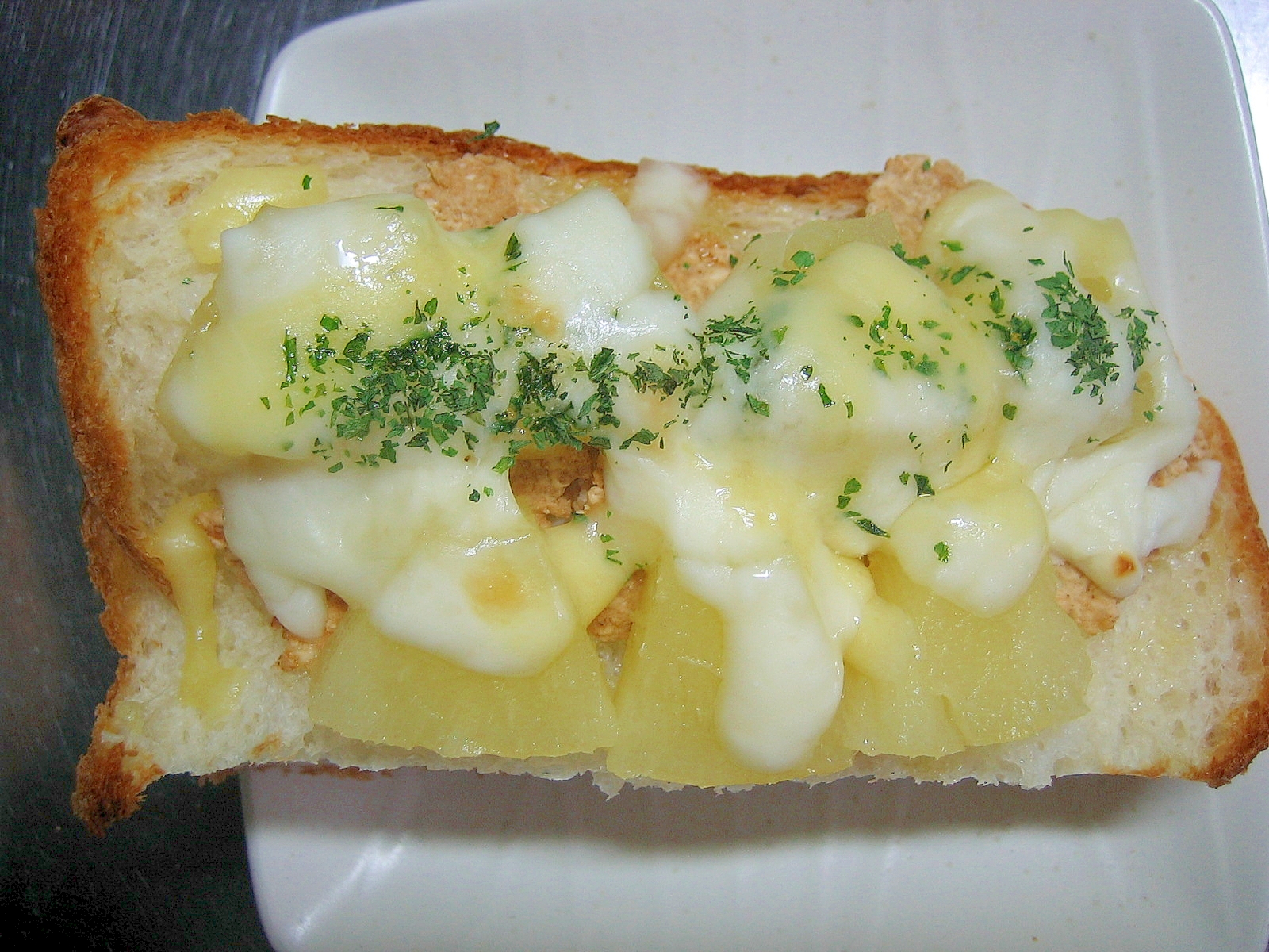 玄米フレーク＆パイナップルのチーズトースト