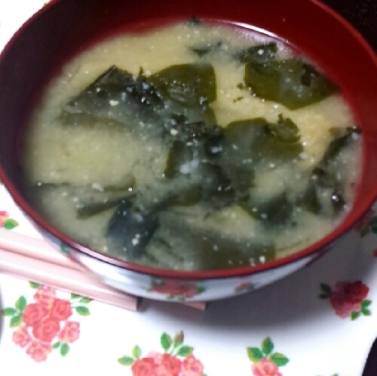 小松菜とエノキ、わかめの味噌汁