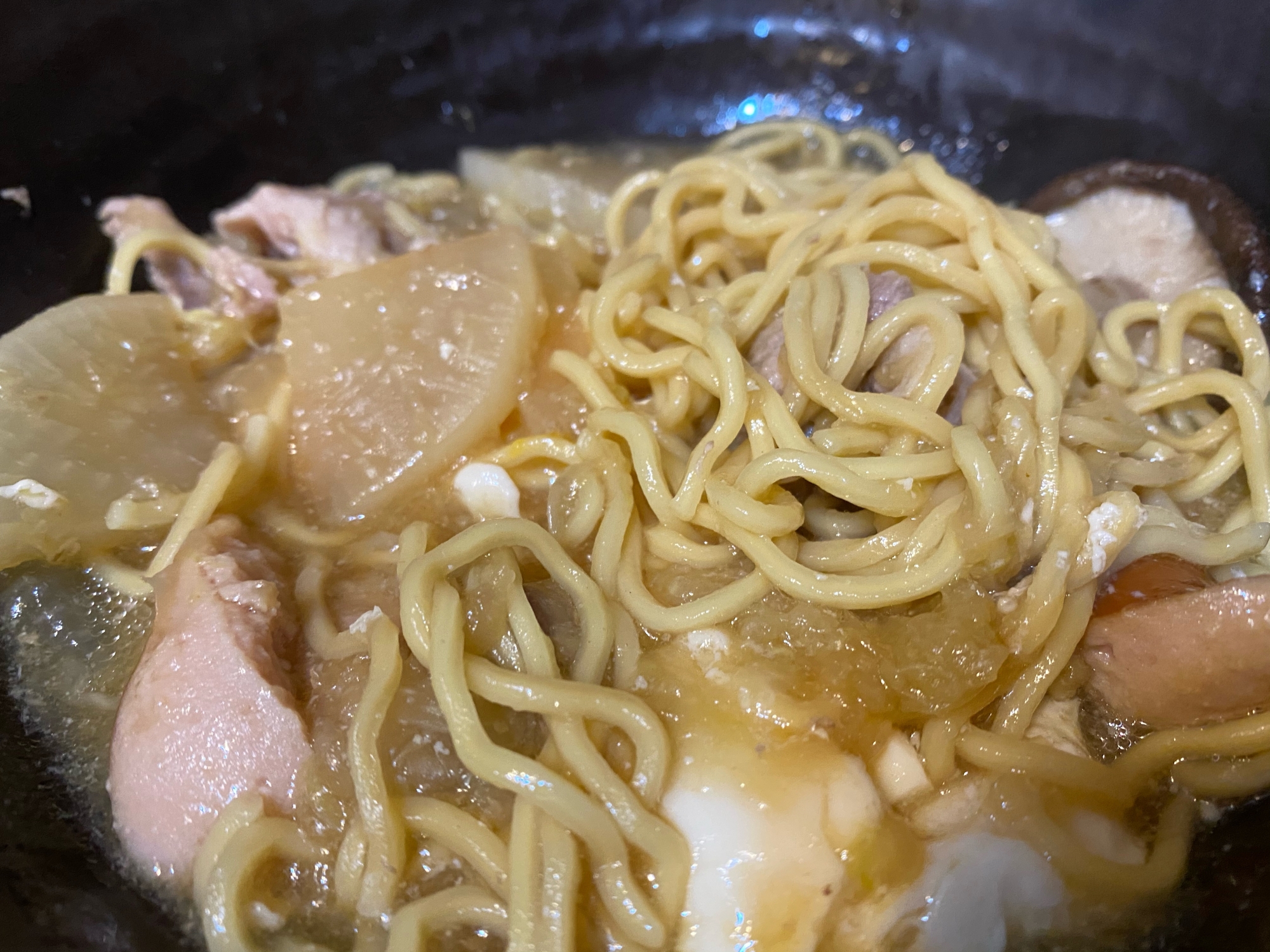 煮込み大根ラーメン