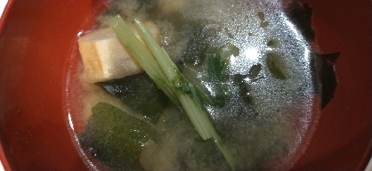 麩と水菜とわかめの味噌汁