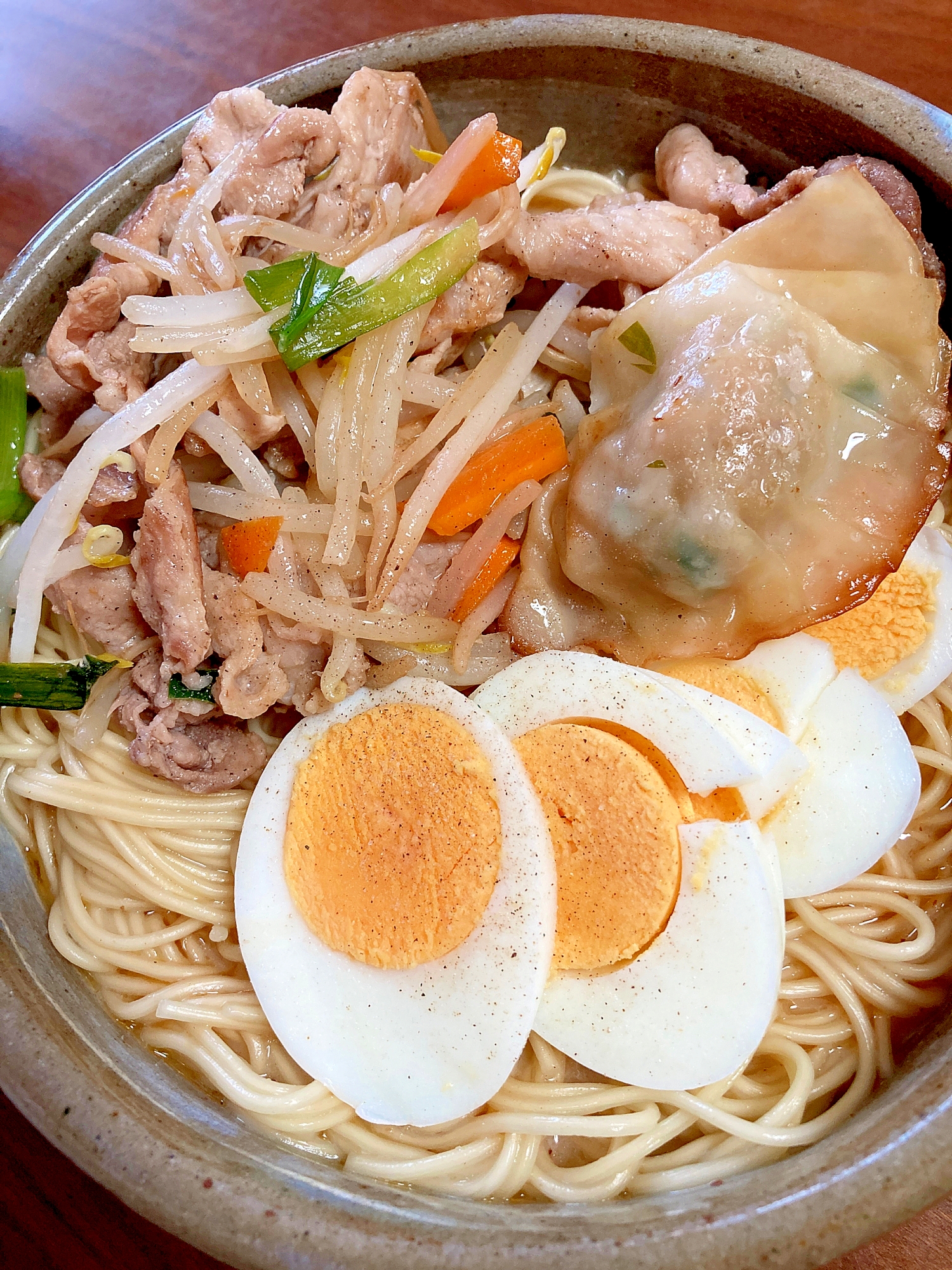 味千ラーメンで作る卵 豚野菜炒め 餃子ラーメン レシピ 作り方 By 水玉模様 楽天レシピ 味千ラーメンで作る卵 豚野菜炒め 餃子ラーメン レシピ 作り方 By 水玉模様 楽天レシピ
