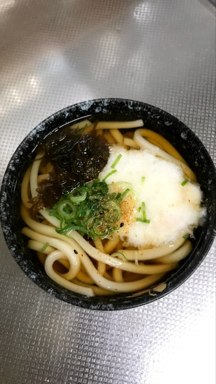 とろっとろ☆めかぶとろろうどん