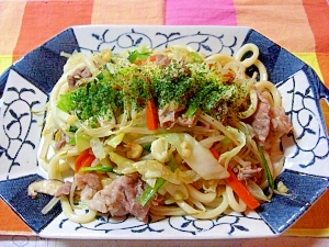 オーソドックスに！醤油味の焼きうどん♪