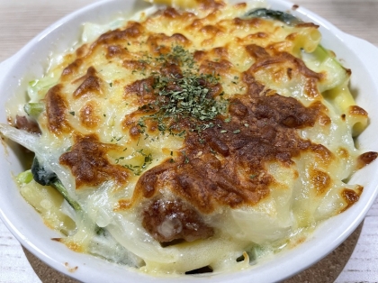 ほうれん草とベーコンの、マカロニグラタン