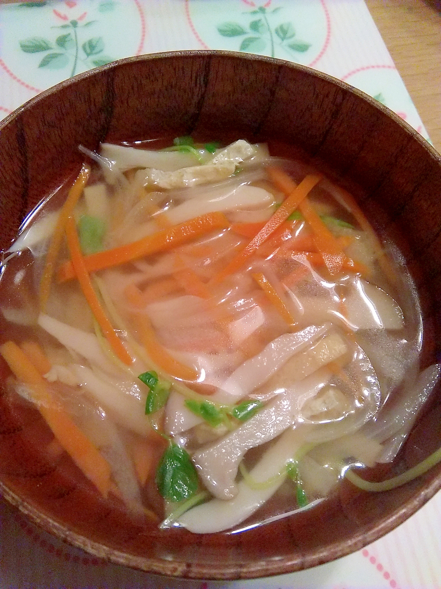 具だくさん味噌汁♪ 人参×玉ねぎ×エリンギ
