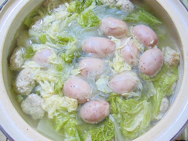 肉団子とソーセージの白菜鍋