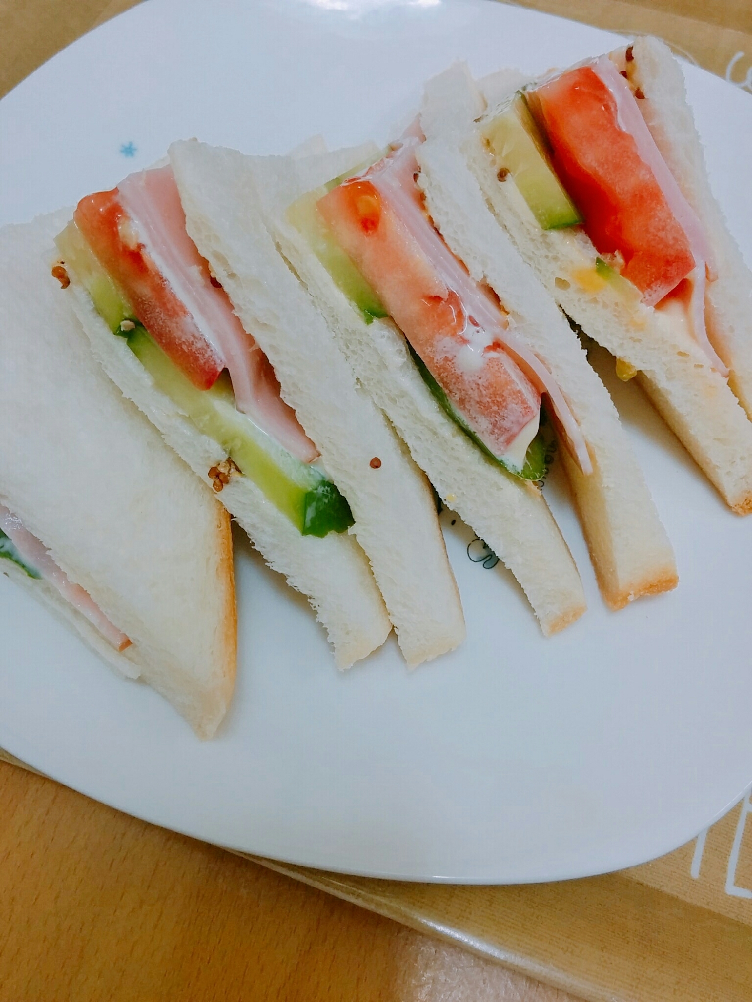 喫茶店風☆ハム&トマトサンドイッチ