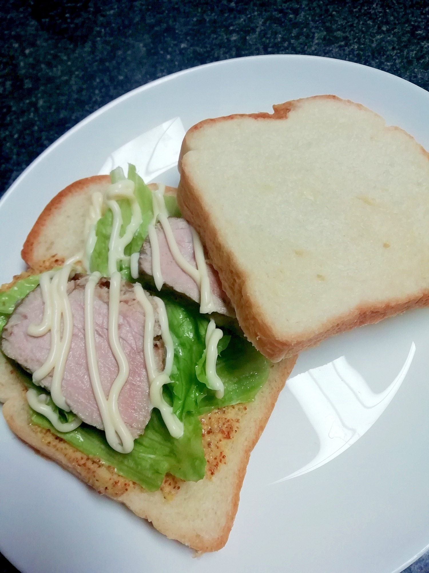 【パン料理】煮豚でサンドイッチ