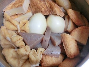 久し振りにおでんが食べたくなって、もりくーんさんのレシピを印刷していたのを見て作りましたよ。具財によって煮込み時間を変えるのは勉強になりました♪ご馳走様でした。