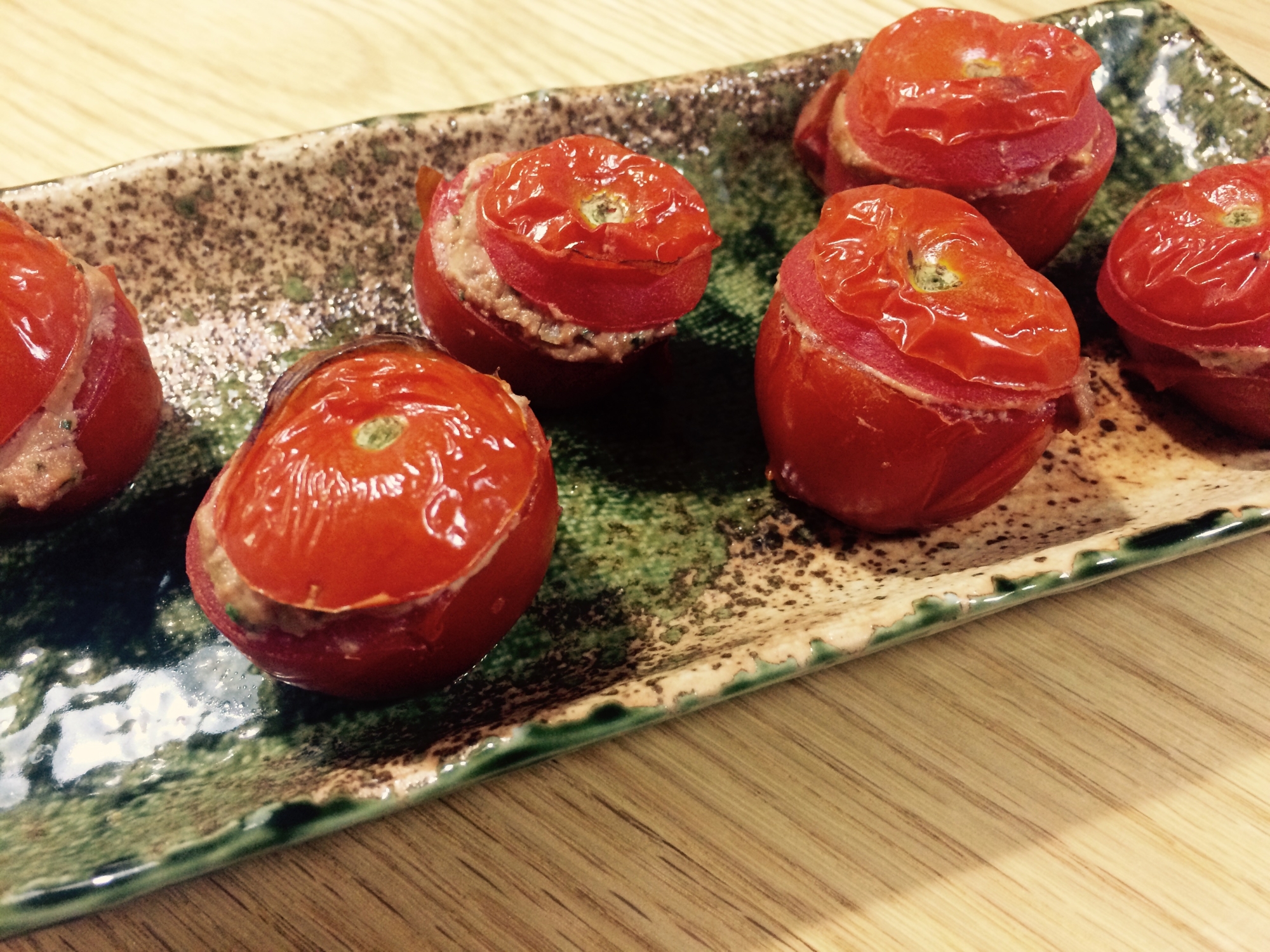 【ガサツ料理】レバーパテのスタッフドトマト