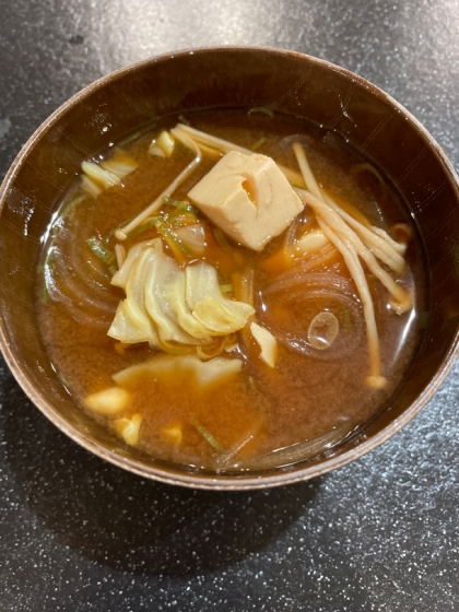 マロニー入り♪キャベツと豆腐とえのきのお味噌汁✿