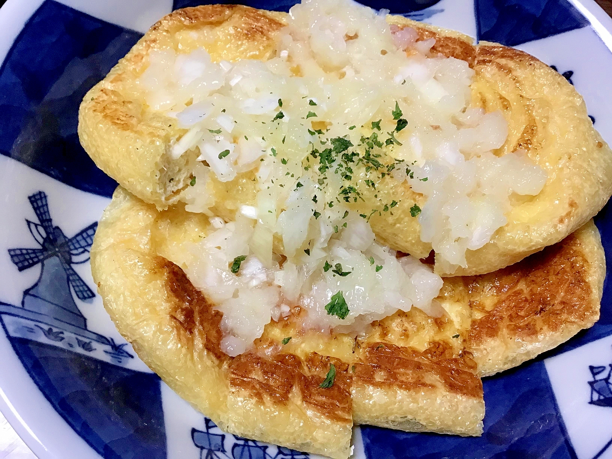 おろし玉ねぎと塩ポン酢で頂く焼き油揚げ