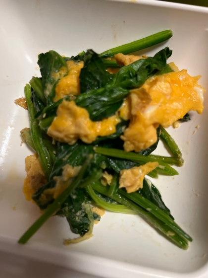 簡単でうまい！ほうれん草と卵のバターソテー