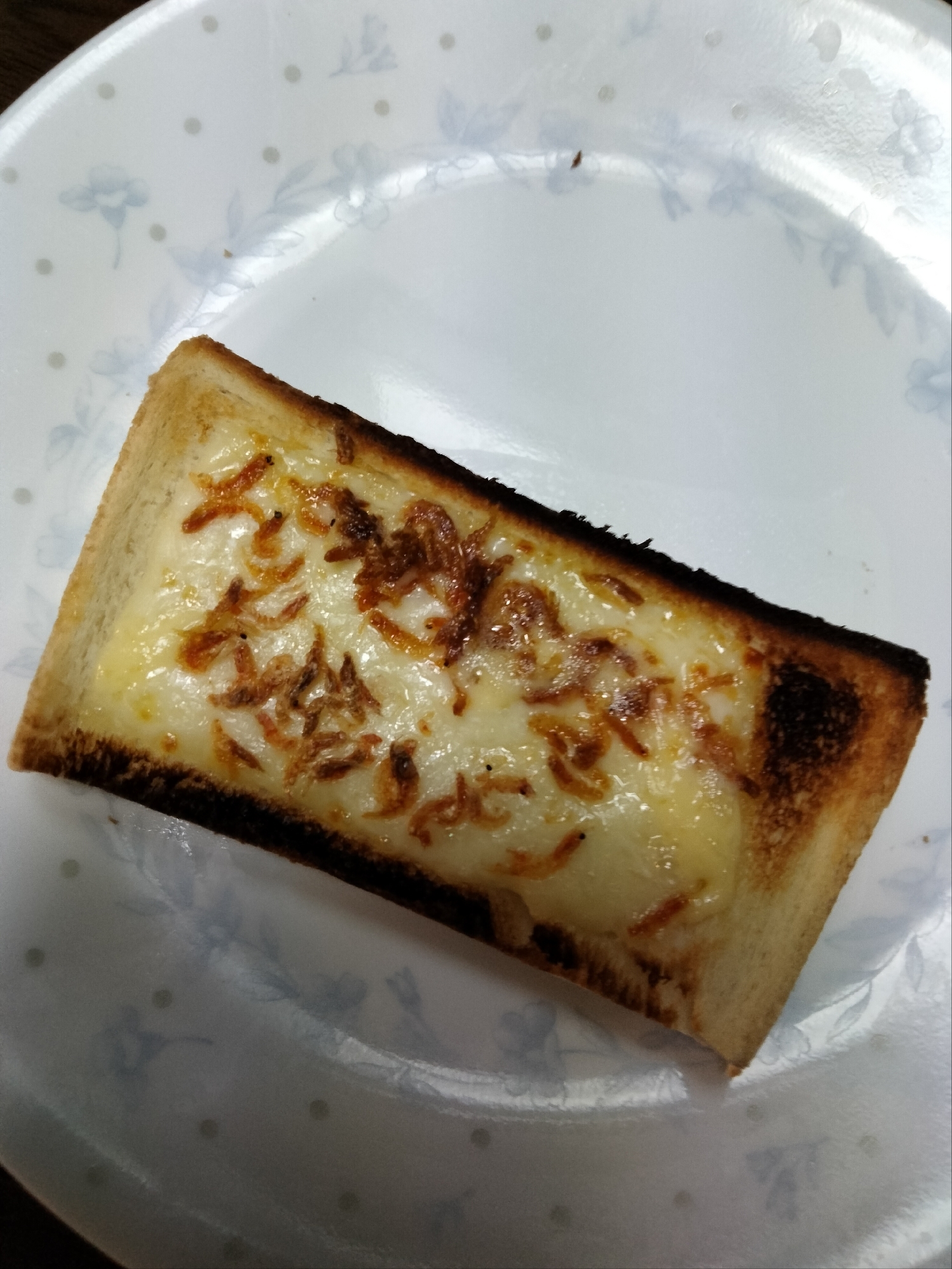 チーズトーストアレンジ 桜エビマヨかけて