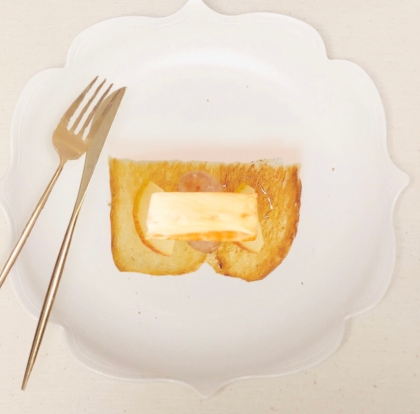林檎とウインナーの…チーズトースト♡