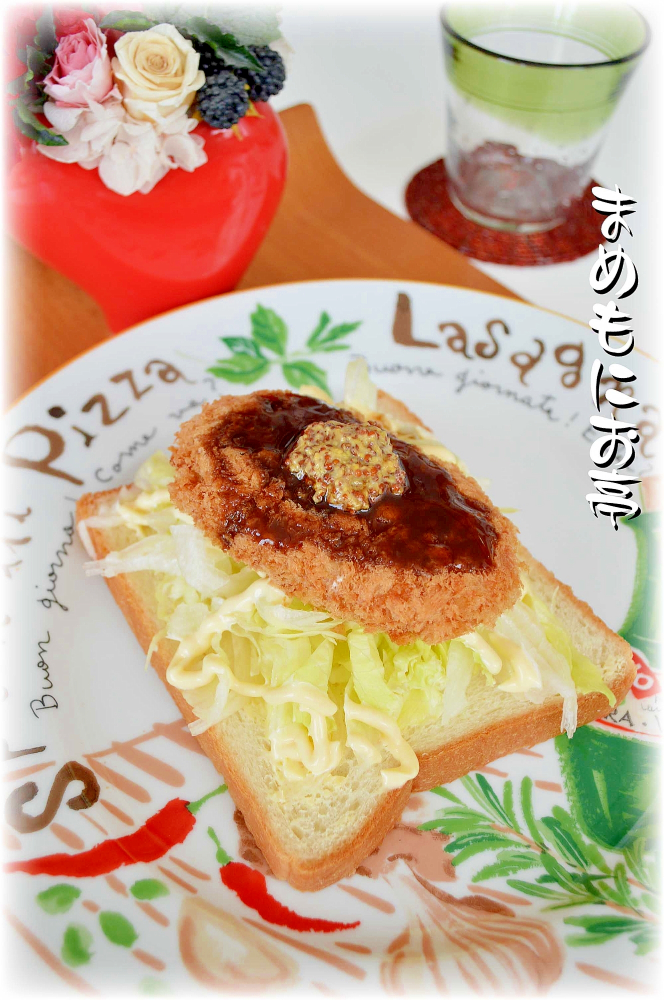 お惣菜リメイク！レタスシャキシャキ☆コロッケパン