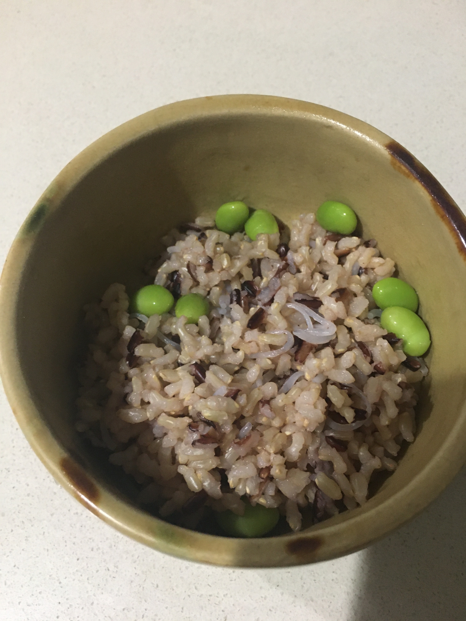 玄米、黒米こんにゃくと枝豆ご飯