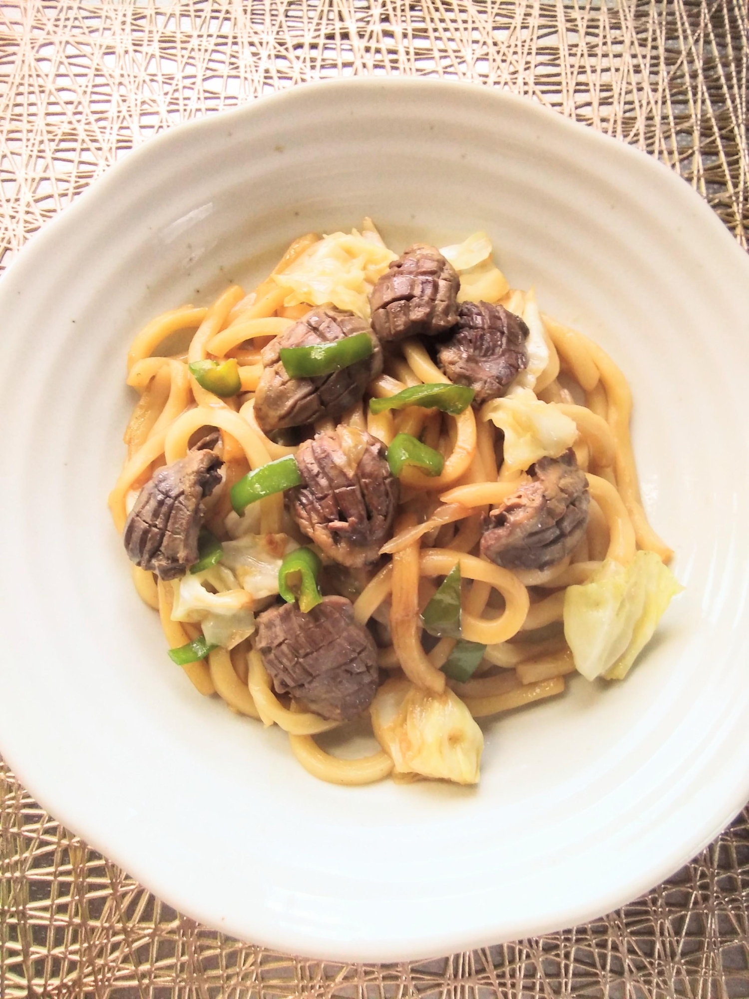 鶏のハツ☆鶏ハツとキャベツとピーマンの焼きうどん