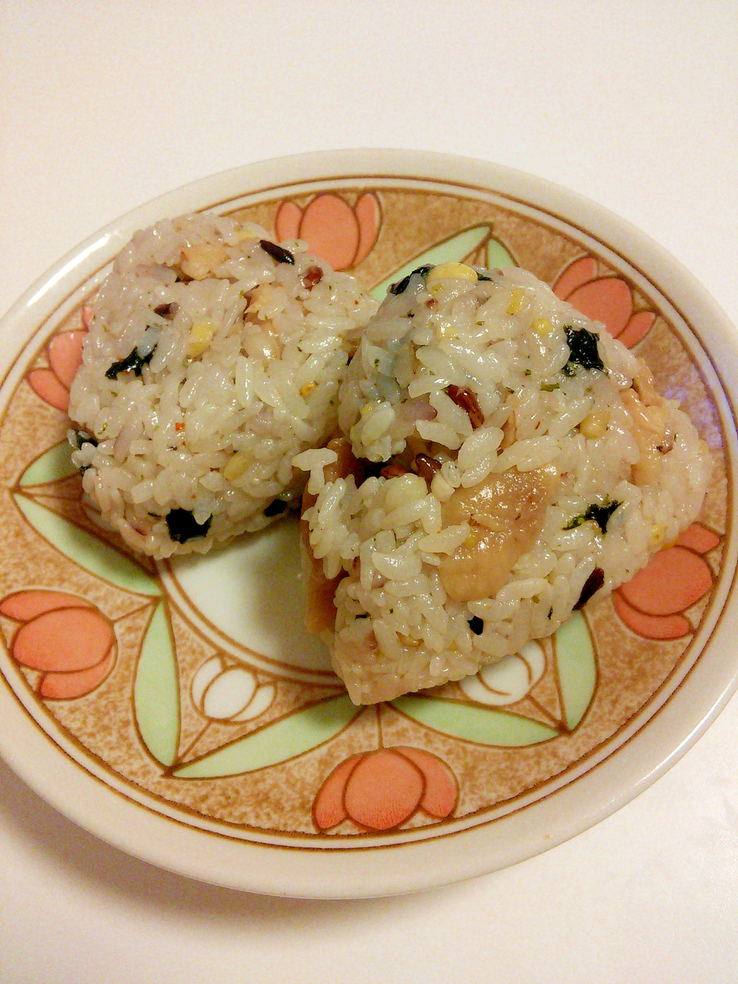 鶏もも肉と焼き海苔の三十雑穀米おにぎり