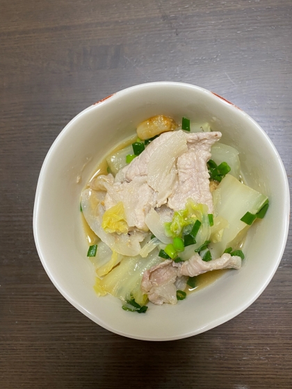 シンプル！豚肉と白菜のにんにくみそ鍋【和食・主菜】