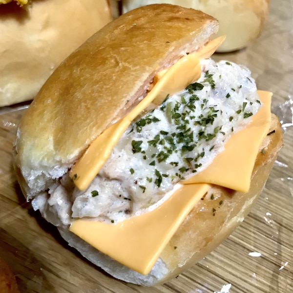 コストコディナーロールで ツナチーズサンド レシピ 作り方 By かとぷりん 楽天レシピ コストコディナーロールで ツナチーズサンド レシピ 作り方 By かとぷりん 楽天レシピ